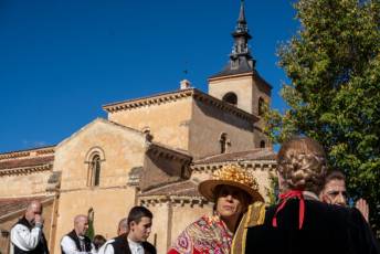 Fotogalería Pasacalles 'Día del Folclore' de la Asociación Cultural y Folclórica Andrés Laguna 2 Pasacalles Día del Folclore Asociación Cultural y Folclórica Andrés Laguna- Héctor Criado