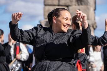 Fotogalería Pasacalles 'Día del Folclore' de la Asociación Cultural y Folclórica Andrés Laguna 22 Pasacalles Día del Folclore Asociación Cultural y Folclórica Andrés Laguna- Héctor Criado