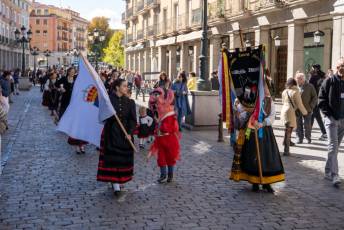 Fotogalería Pasacalles 'Día del Folclore' de la Asociación Cultural y Folclórica Andrés Laguna 5 Pasacalles Día del Folclore Asociación Cultural y Folclórica Andrés Laguna- Héctor Criado