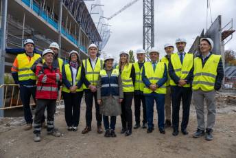 Fotogalería Visita de Isabel Rodríguez a las viviendas colaborativas en la Comunidad de Ciudad y Tierra 39 Visita de la ministra de Vivienda y Agenda Urbana Isabel Rodríguez - Héctor Criado