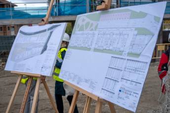 Fotogalería Visita de Isabel Rodríguez a las viviendas colaborativas en la Comunidad de Ciudad y Tierra 9 Visita de la ministra de Vivienda y Agenda Urbana Isabel Rodríguez - Héctor Criado