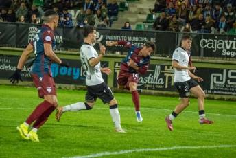 Fotogalería Gimnástica Segoviana VS Burgos CF B 43 Gimnástica Segoviana VS Burgos CF B - Héctor Criado