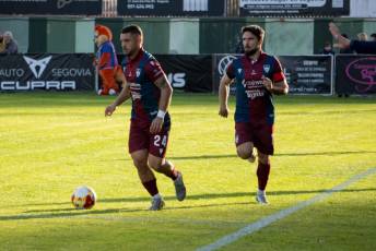 Fotogalería Gimnástica Segoviana VS Burgos CF B 6 Gimnástica Segoviana VS Burgos CF B - Héctor Criado