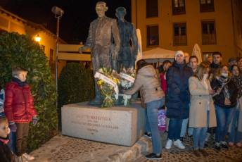 Fotogalería Homenaje y ofrenda floral a Agapito Marazuela 14 Homenaje y ofrenda floral a Agapito Marazuela - Héctor Criado