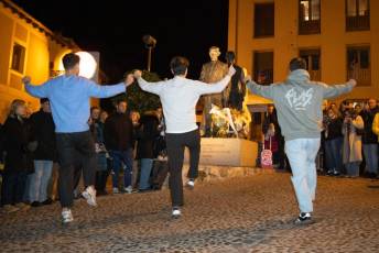 Fotogalería Homenaje y ofrenda floral a Agapito Marazuela 21 Homenaje y ofrenda floral a Agapito Marazuela - Héctor Criado