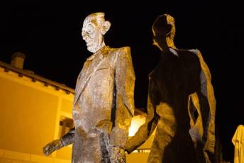 Fotogalería Homenaje y ofrenda floral a Agapito Marazuela 23 Homenaje y ofrenda floral a Agapito Marazuela - Héctor Criado