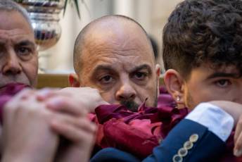 Fotogalería Procesión 25 Aniversario de la Hermandad del Rocío de Segovia 23 Procesión 25 Aniversario de la Hermandad del Rocío de Segovia - Héctor Criado