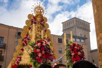 Fotogalería Procesión 25 Aniversario de la Hermandad del Rocío de Segovia 27 Procesión 25 Aniversario de la Hermandad del Rocío de Segovia - Héctor Criado