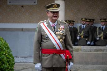 Fotogalería Jura de Bandera para personal civil en la Academia de Artillería 15 Jura de Bandera civil - Héctor Criado