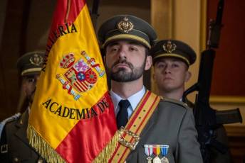 Fotogalería Jura de Bandera para personal civil en la Academia de Artillería 3 Jura de Bandera civil - Héctor Criado