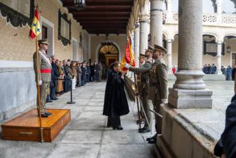 Fotogalería Jura de Bandera para personal civil en la Academia de Artillería 22 Jura de Bandera civil - Héctor Criado