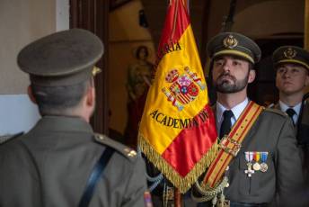 Fotogalería Jura de Bandera para personal civil en la Academia de Artillería 4 Jura de Bandera civil - Héctor Criado