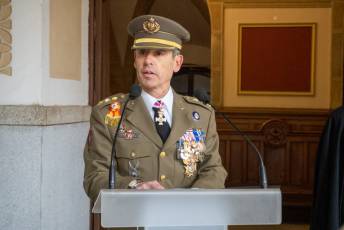 Fotogalería Jura de Bandera para personal civil en la Academia de Artillería 53 Jura de Bandera civil - Héctor Criado