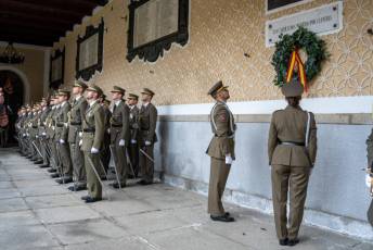 Fotogalería Jura de Bandera para personal civil en la Academia de Artillería 56 Jura de Bandera civil - Héctor Criado