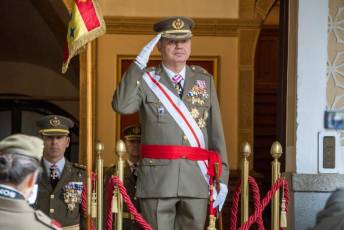 Fotogalería Jura de Bandera para personal civil en la Academia de Artillería 7 Jura de Bandera civil - Héctor Criado