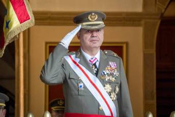 Fotogalería Jura de Bandera para personal civil en la Academia de Artillería 8 Jura de Bandera civil - Héctor Criado