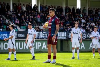Fotogalería Gimnástica Segoviana VS Bergantiños FC 16 Gimnástica Segoviana VS Bergantiños FC - Héctor Criado