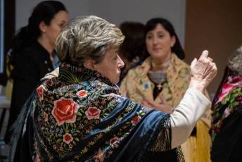 Fotogalería Misa por las Alcaldesas Fallecidas, Baile de Gala y Cambio de Monteras en Zarramala 35 Misa por las alcaldesas fallecidas de Zamarramala y cambio de montera - Héctor Criado