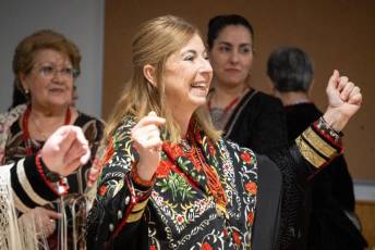 Fotogalería Misa por las Alcaldesas Fallecidas, Baile de Gala y Cambio de Monteras en Zarramala 37 Misa por las alcaldesas fallecidas de Zamarramala y cambio de montera - Héctor Criado