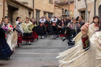 Fotogalería Misa por las Alcaldesas Fallecidas, Baile de Gala y Cambio de Monteras en Zarramala 5 Misa por las alcaldesas fallecidas de Zamarramala y cambio de montera - Héctor Criado