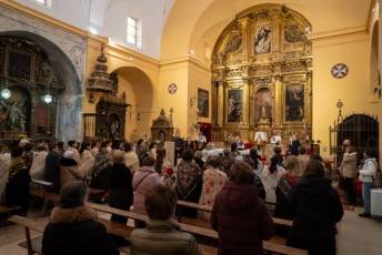 Fotogalería Misa por las Alcaldesas Fallecidas, Baile de Gala y Cambio de Monteras en Zarramala 9 Misa por las alcaldesas fallecidas de Zamarramala y cambio de montera - Héctor Criado