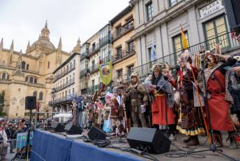 Fotogalería Pregón de Carnaval y Concentración de Comparsas Segovia 37 Pregón de Carnaval y Concentración de Comparsas - Héctor Criado