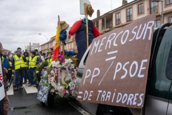 Fotogalería Tractorada en Segovia 11 Tractorada Segovia - Héctor Criado