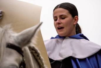 Fotogalería Anuncio a Caballo y Pregón de Semana Santa 13 Anuncio Pregón y Pregón de Semana Santa- Héctor Criado