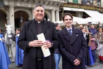 Fotogalería Anuncio a Caballo y Pregón de Semana Santa 38 Anuncio Pregón y Pregón de Semana Santa- Héctor Criado