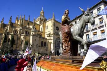 Fotogalería Bendición de Palmas, Misa y Procesión de Domingo de Ramos 28 Bendición de Palmas, Misa y Procesión de Domingo de Ramos - Héctor Criado