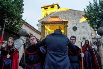 Fotogalería Vía Crucis del Cristo de los Gascones y de la Soledad Dolorosa 18 Vía Crucis del Cristo de los Gascones y de la Soledad Dolorosa - Héctor Criado