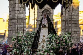 Fotogalería Procesiones de Jueves Santo 28 Procesiones hacia la Catedral - Héctor Criado