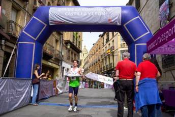 Fotogalería de la carrera y marcha por el Día de Castilla y León 13 Carrera y Marcha por el Día de Castilla y León - Héctor Criado