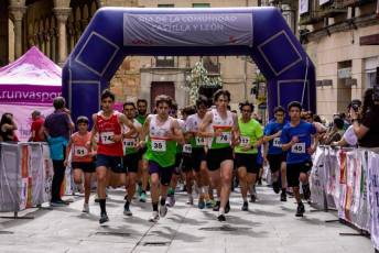 Fotogalería de la carrera y marcha por el Día de Castilla y León 6 Carrera y Marcha por el Día de Castilla y León - Héctor Criado