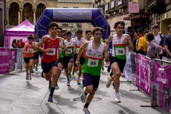 Fotogalería de la carrera y marcha por el Día de Castilla y León 7 Carrera y Marcha por el Día de Castilla y León - Héctor Criado