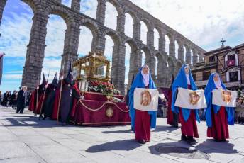 Fotogalería Procesiones de Viernes Santo por la Mañana 37 Procesiones Viernes Santo por la Mañana - Héctor Criado
