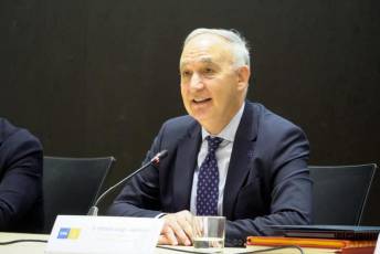 Fotogalería Toma de Posesión del Decano de la Facultad de Educación 27 Toma Posesión Decano Facultad de Educación- Héctor Criado