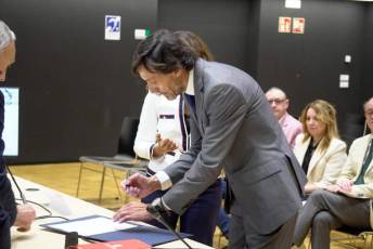 Fotogalería Toma de Posesión del Decano de la Facultad de Educación 5 Toma Posesión Decano Facultad de Educación- Héctor Criado