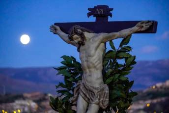 Fotogalería Vía Crucis Penitencial con el Cristo de la Buena Muerte 16 Vía Crucis Penitencial con el Cristo de la Buena Muerte - Héctor Criado