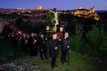 Fotogalería Vía Crucis Penitencial con el Cristo de la Buena Muerte 20 Vía Crucis Penitencial con el Cristo de la Buena Muerte - Héctor Criado