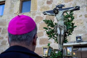 Fotogalería Vía Crucis Penitencial con el Cristo de la Buena Muerte 3 Vía Crucis Penitencial con el Cristo de la Buena Muerte - Héctor Criado