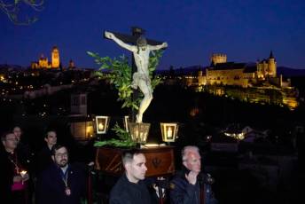 Fotogalería Vía Crucis Penitencial con el Cristo de la Buena Muerte 22 Vía Crucis Penitencial con el Cristo de la Buena Muerte - Héctor Criado
