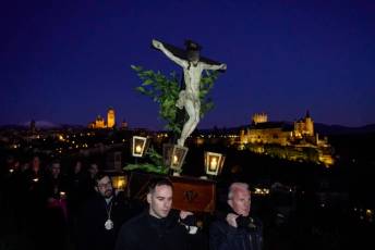 Fotogalería Vía Crucis Penitencial con el Cristo de la Buena Muerte 24 Vía Crucis Penitencial con el Cristo de la Buena Muerte - Héctor Criado