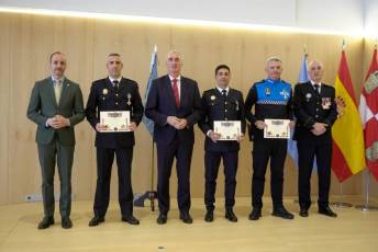 Fotografías Acto de entrega de distinciones a la Policía Local de Segovia y Guardias Urbanos de Honor 9 Acto de Entrega de Distinciones a la Policía Local y Guardias Urbanos - Héctor Criado