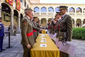 Fotografías del acto de fin de curso de la 314 promoción de Oficiales de Artillería 28 Acto Fin de Curso 314 Promoción de Oficiales de Artillería - Héctor Criado