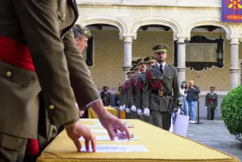Fotografías del acto de fin de curso de la 314 promoción de Oficiales de Artillería 32 Acto Fin de Curso 314 Promoción de Oficiales de Artillería - Héctor Criado
