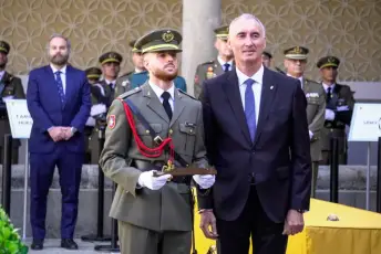 Fotografías del acto de fin de curso de la 314 promoción de Oficiales de Artillería 35 Acto Fin de Curso 314 Promoción de Oficiales de Artillería - Héctor Criado