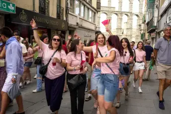 Fotografías Concentración de Peñas y Pregón de las Ferias y Fiestas de Segovia 2026 14 Concentración Peñas y Pregón Ferias y Fiestas Segovia - Héctor Criado