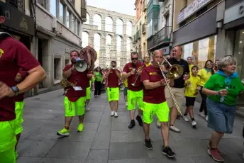 Fotografías Concentración de Peñas y Pregón de las Ferias y Fiestas de Segovia 2026 15 Concentración Peñas y Pregón Ferias y Fiestas Segovia - Héctor Criado