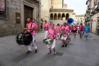 Fotografías Concentración de Peñas y Pregón de las Ferias y Fiestas de Segovia 2026 19 Concentración Peñas y Pregón Ferias y Fiestas Segovia - Héctor Criado